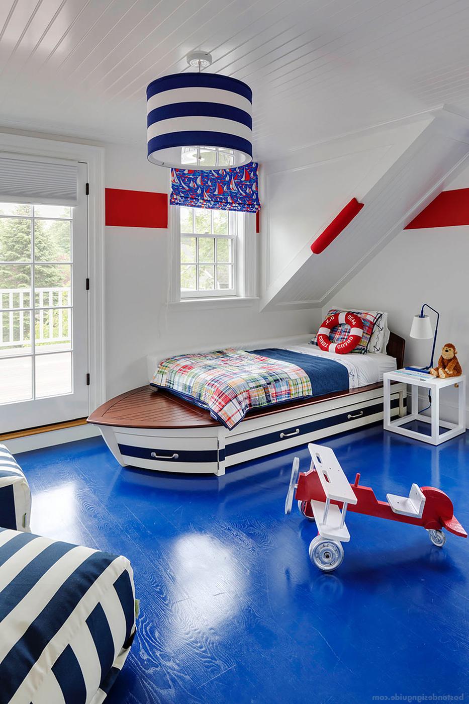Patrick Ahearn建筑师设计的航海红、白、蓝儿童房